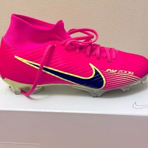 Nike Women’s 7 Custom Soccer Cleats
